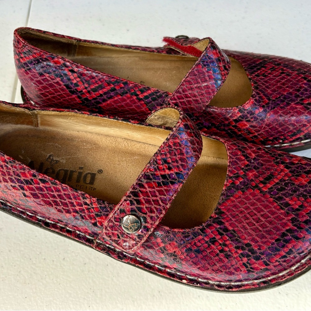 Alegria Mary Jane Red Leather Snakeskin Pattern Size 37 EUC . US 7-7.5 - Picture 7 of 14